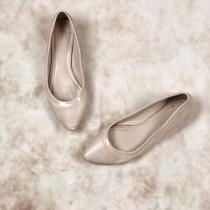 BCBGeneration Taupe Flats